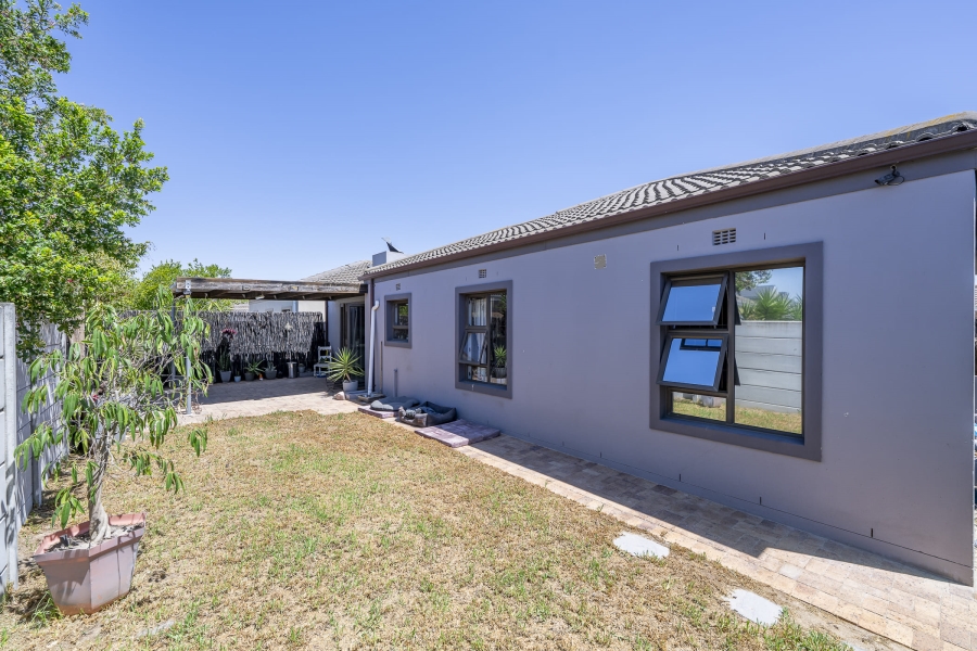 3 Bedroom Property for Sale in Viking Village Western Cape